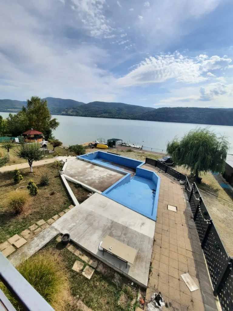 Activ Imobil 2: Imobil Eșelnița situat în Jud. Mehedinti, Loc Eselnita, Punct “Tarmuri Movila Mala – Izlaz Mala”